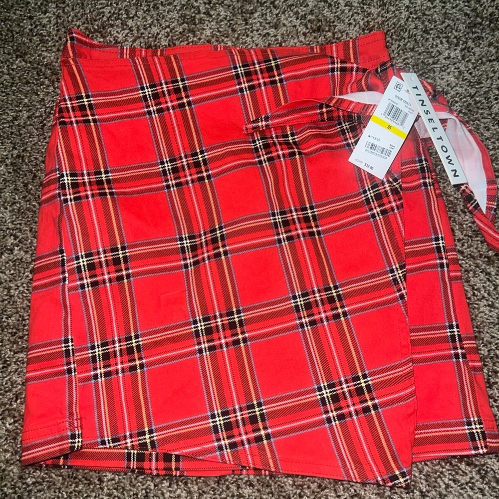 Red plaid wrap Tinseltown skirt! Brand new with tags, size medium
